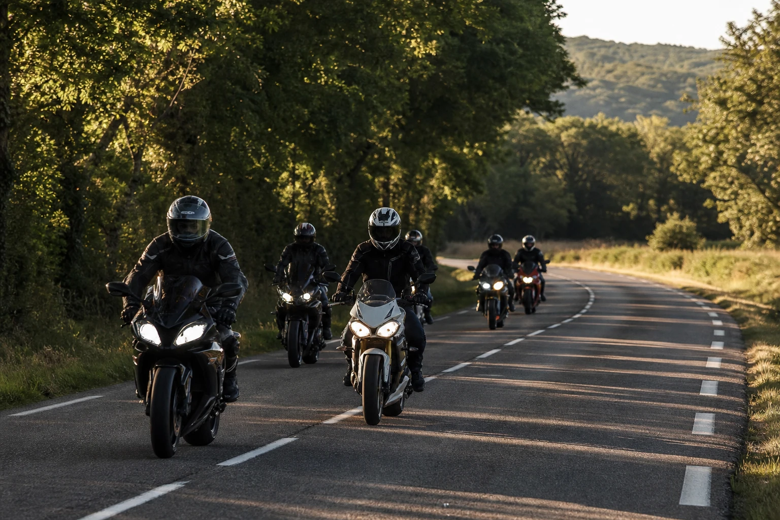 Organiser une balade moto en groupe : le guide complet